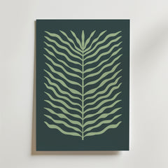 Bozetto Green Leaf Flow Poster har en minimalistisk, stiliserad grön ormbunke med vågiga blad på en mörkgrön bakgrund som ger en modern grafisk stil och naturlig balans till din vita vägg.