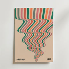 Bozetto Bauhaus Flow Poster har färgglada linjer inspirerade av Bauhaus estetik, vilket gör den idealisk för fans av modern inredning.