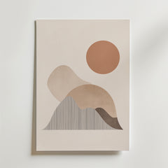 Terracotta Sun Horizon Poster från Bozetto har stilrena, abstrakta former med en stor brun sol, tunna svarta linjer, och är tryckt på FSC-certifierat premiumpapper - ett elegant tillskott till ditt hem.
