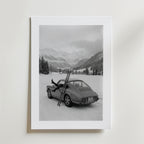 Alpine Escape Noir – stilfullt konsttryck från Bozetto, tryckt på matt finpapper