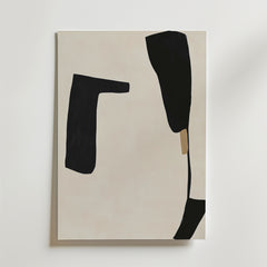 Bozetto Minimal Abstract Form Poster är tryckt på premiumpapper med en matt finish och har en asymmetrisk, modern minimalistisk design med geometriska former i svart på en beige botten med en liten solbrun accent.