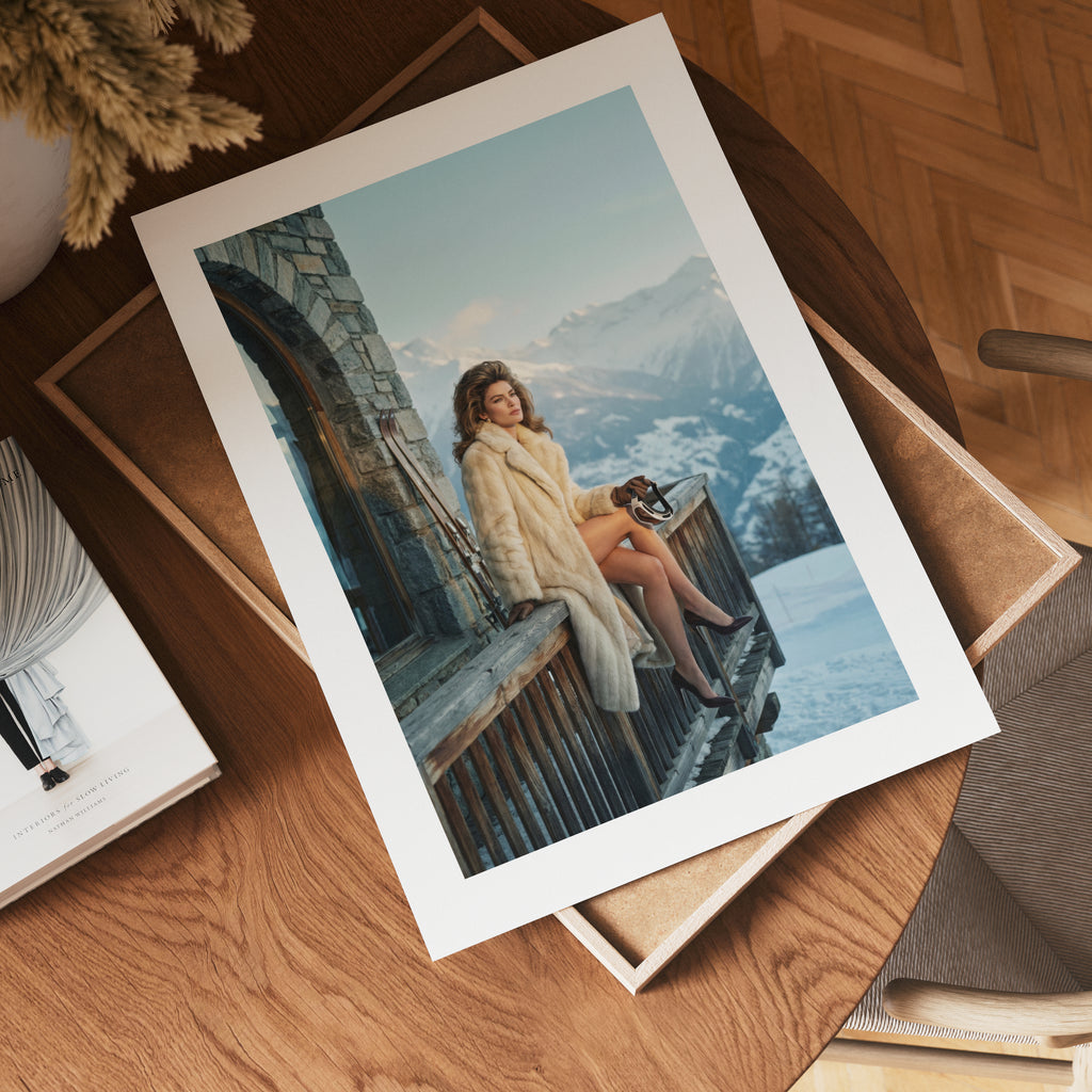Alpine Couture Reverie Poster – modern konst och stilren konsttryck för hemmet hos Bozetto
