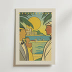 Bozettos Vintage Mediterraneo Poster visar upp Art Deco stilen med en badort, en gulklädd kvinna vid vattnet, palmer och medelhavsarkitektur tryckt på premiumpapper för en lyxig matt yta.