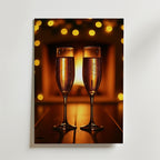 Spakling Romance Poster by Bozetto föreställer två champagneflöjter med mousserande vin mot gyllene bokeh-ljus som skapar en festlig och romantisk stämning - tryckt på premiumpapper med en lyxig matt finish.