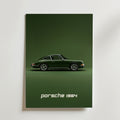 Bozetto Retro Porsche Poster är tryckt på premiumpapper och visar en klassisk mörkgrön Porsche från 1964 i profil mot en matchande grön bakgrund med "Porsche 1964" i vit färg - perfekt för en stilfull inredning.