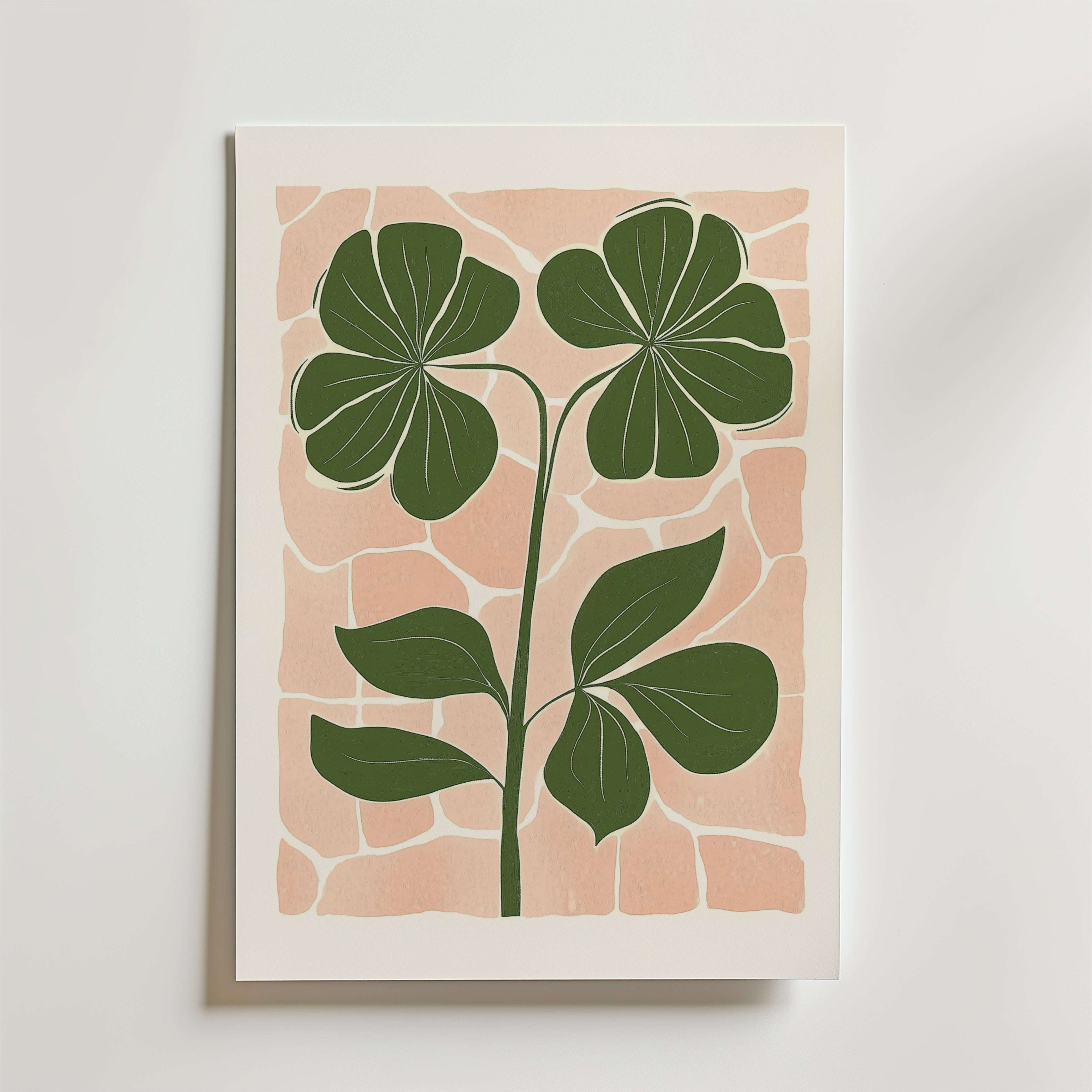 Bozetto Botanical Minimalist Nature Poster visar en grön växt med stiliserade blad på en ljusrosa, stenmönstrad bakgrund, tryckt på FSC-certifierat premiumpapper - perfekt för modern inredning.