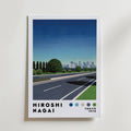 Hiroshi Nagai City Driveway Poster från Bozetto visar stiliserad stadsbildskonst av en väg, träd och avlägsna byggnader under en blå himmel, med texten "HIROSHI NAGAI" och "TOKYO 1973" samt fem färgade cirklar nedanför.