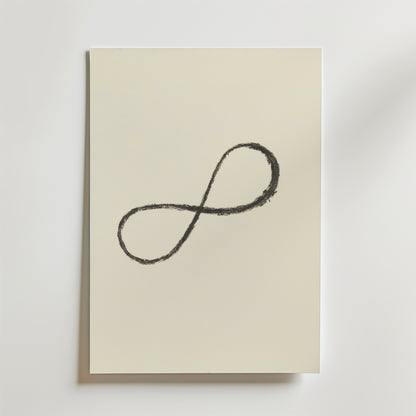 Bozetto Abstract Infinity Poster har en handritad svart infinity-symbol centrerad på vitt premiumpapper, mot en ljus matt bakgrund för en elegant, minimalistisk look.