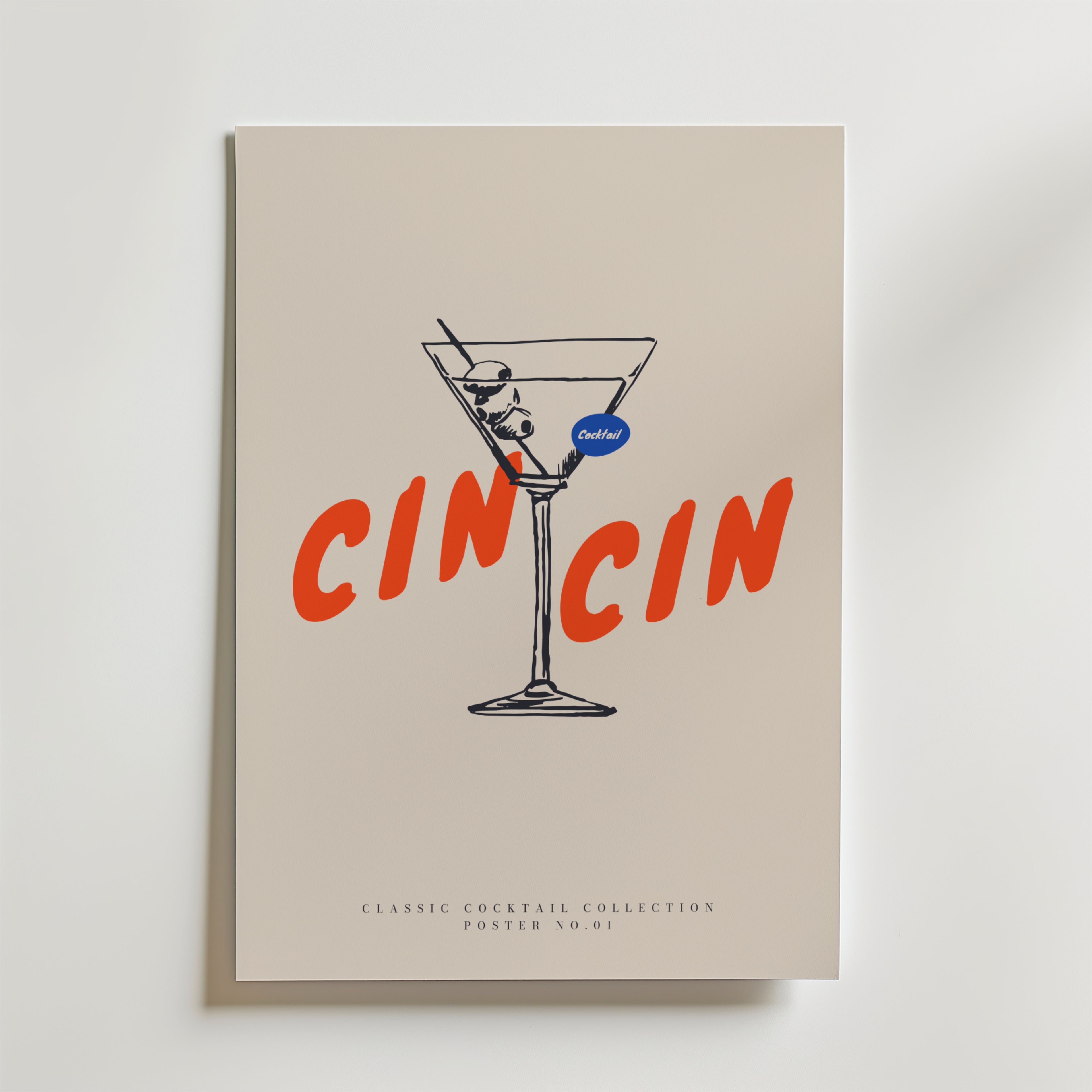 Bozetto Cin Cin Classic Collection Poster föreställer ett minimalistiskt martiniglas med oliv och fet röd CIN CIN text, perfekt som italiensk poster eller till ditt kök. "Classic Cocktail Collection Poster No. 01" visas längst ner.
