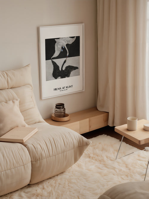 Hilma af Klint The Swan No.1 poster visualiserad på vägg – från Bozetto i hög kvalitet