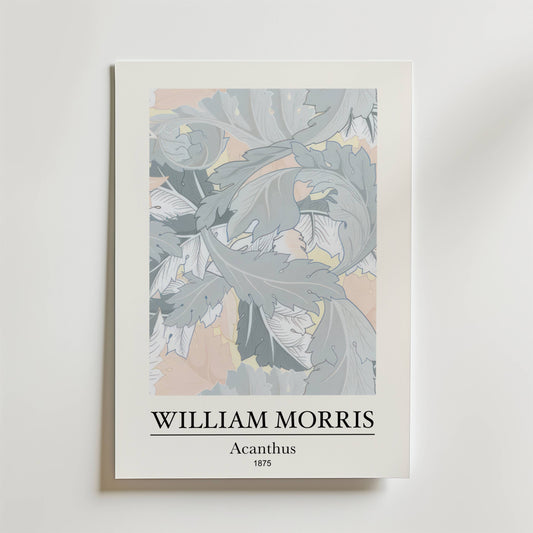 Bozetto William Morris Acanthus Poster har ett stiliserat botaniskt mönster i pastell med "WILLIAM MORRIS, Acanthus, 1875" tryckt under mönstret på en vit bakgrund.