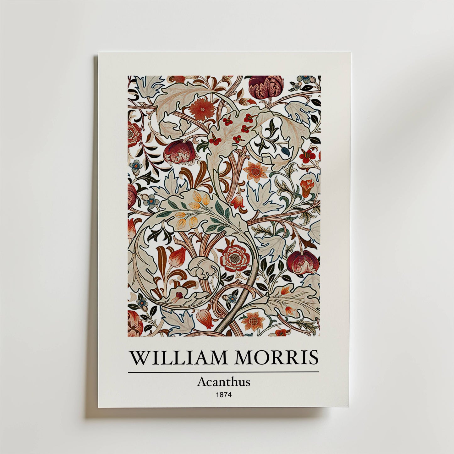 Bozetto William Morris Acanthus Poster visar det ikoniska akantusbladsmönstret från 1874 i jordnära toner på vitt, med titel och konstnär nedan - ett konstverk av tidlös harmoni.