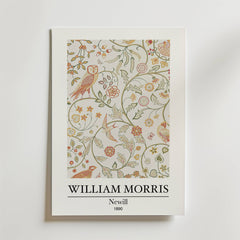 Bozetto William Morris Newill Poster visar Morris mönster av fåglar och blommor i mjuka färger, med "WILLIAM MORRIS" i fet stil ovanför "Newill 1890" i mindre tryck.