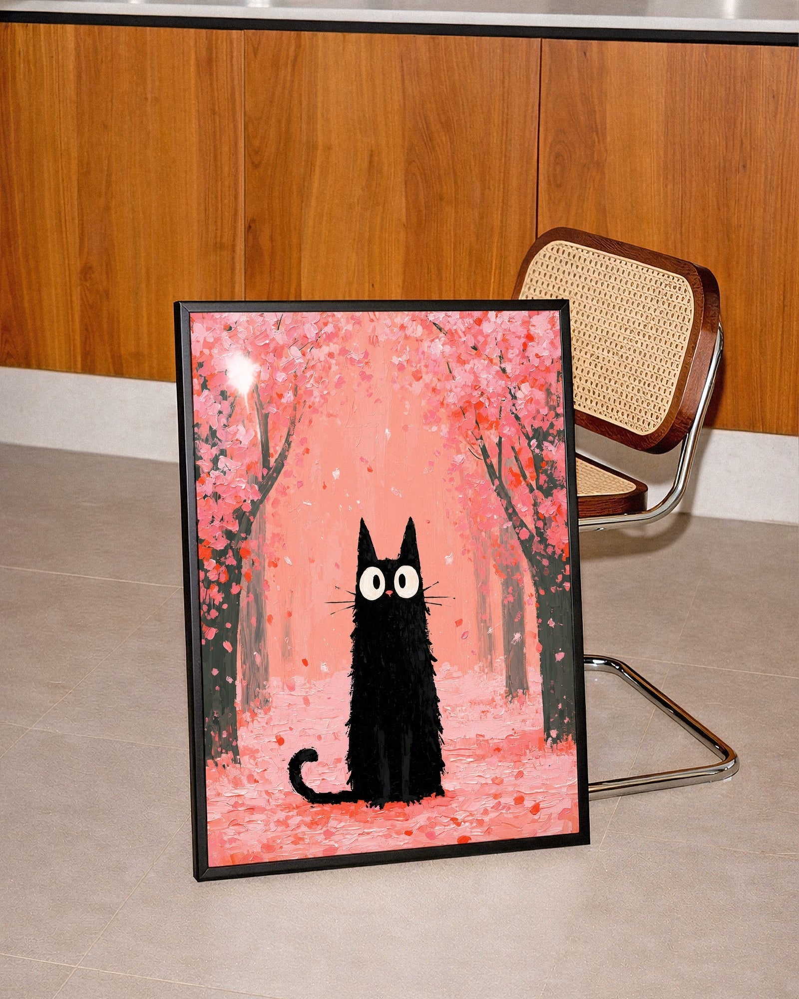 Cat in Cherry Blossom Poster pa vaggen i ett modernt hem
