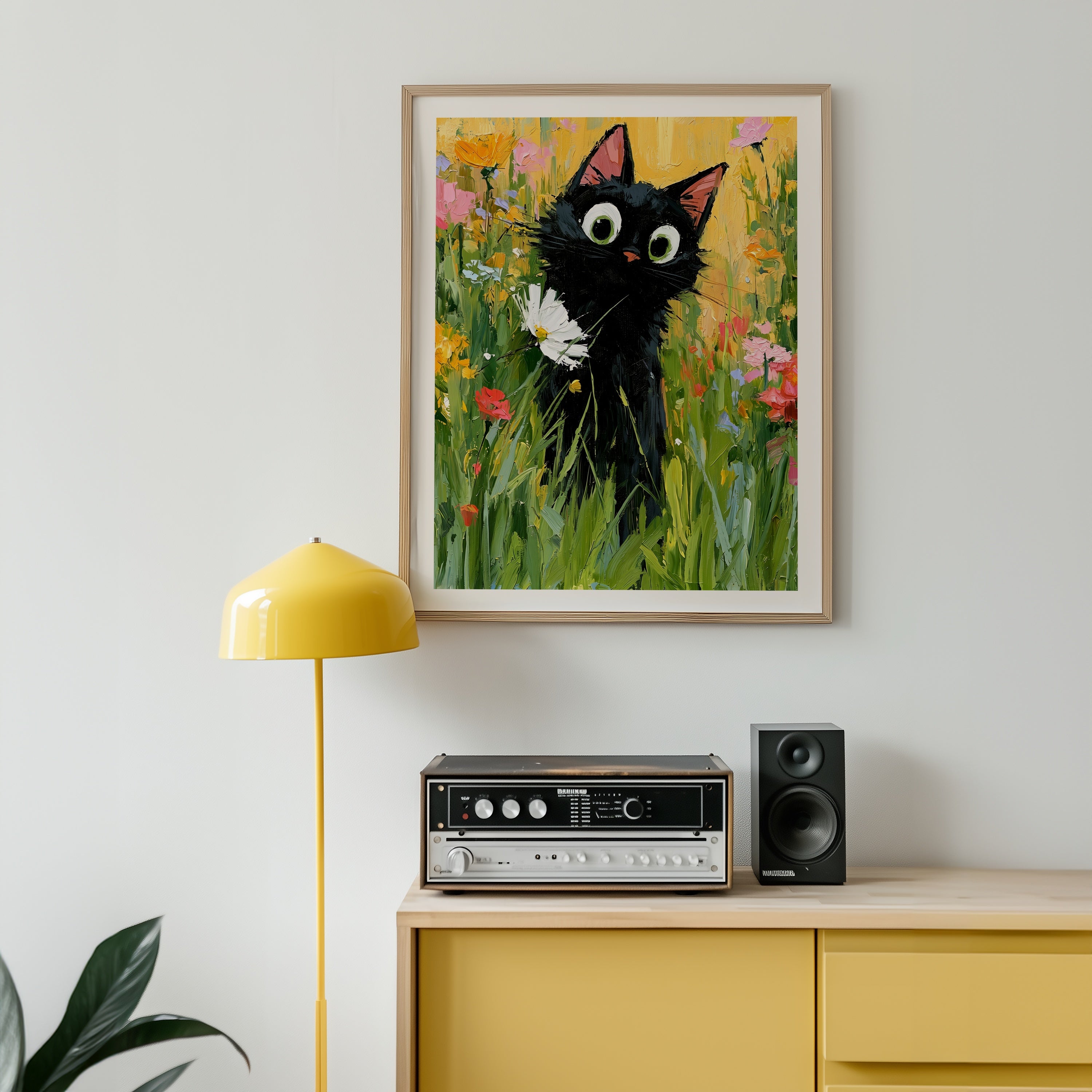 Garden Cat with White Flower Poster med passepartout i inramad miljö