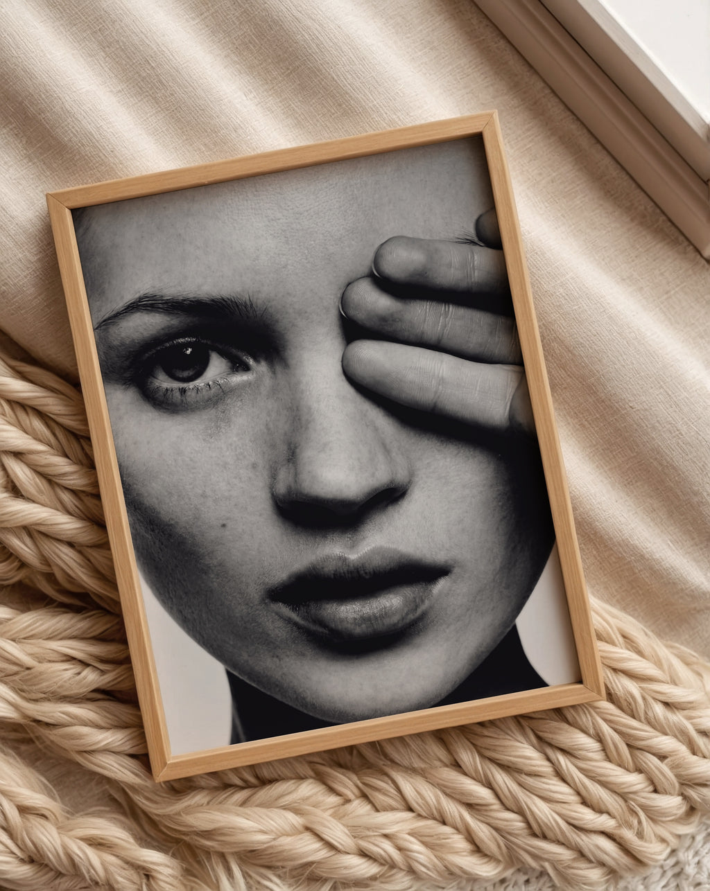 Hidden Gaze Poster – i rum 4