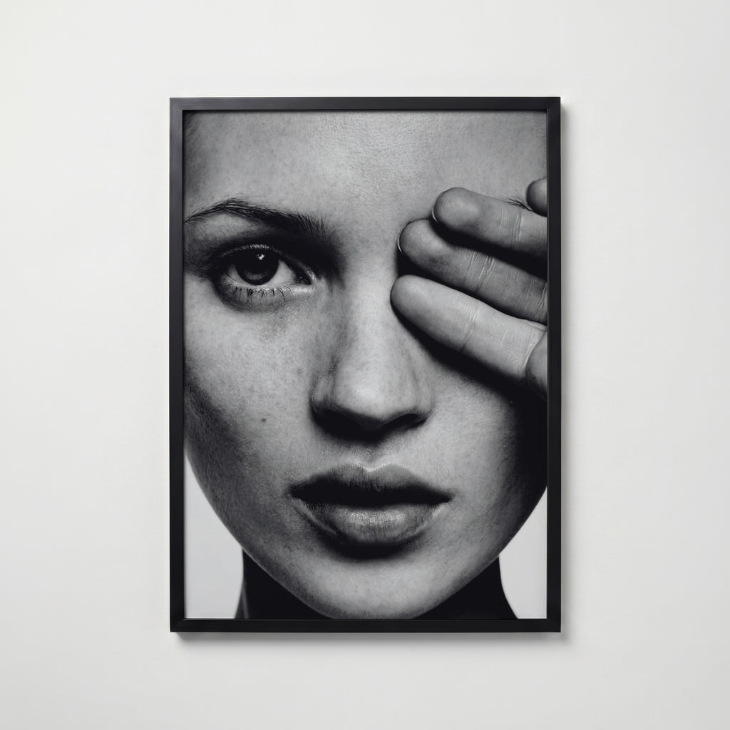 Hidden Gaze Poster – svart ram