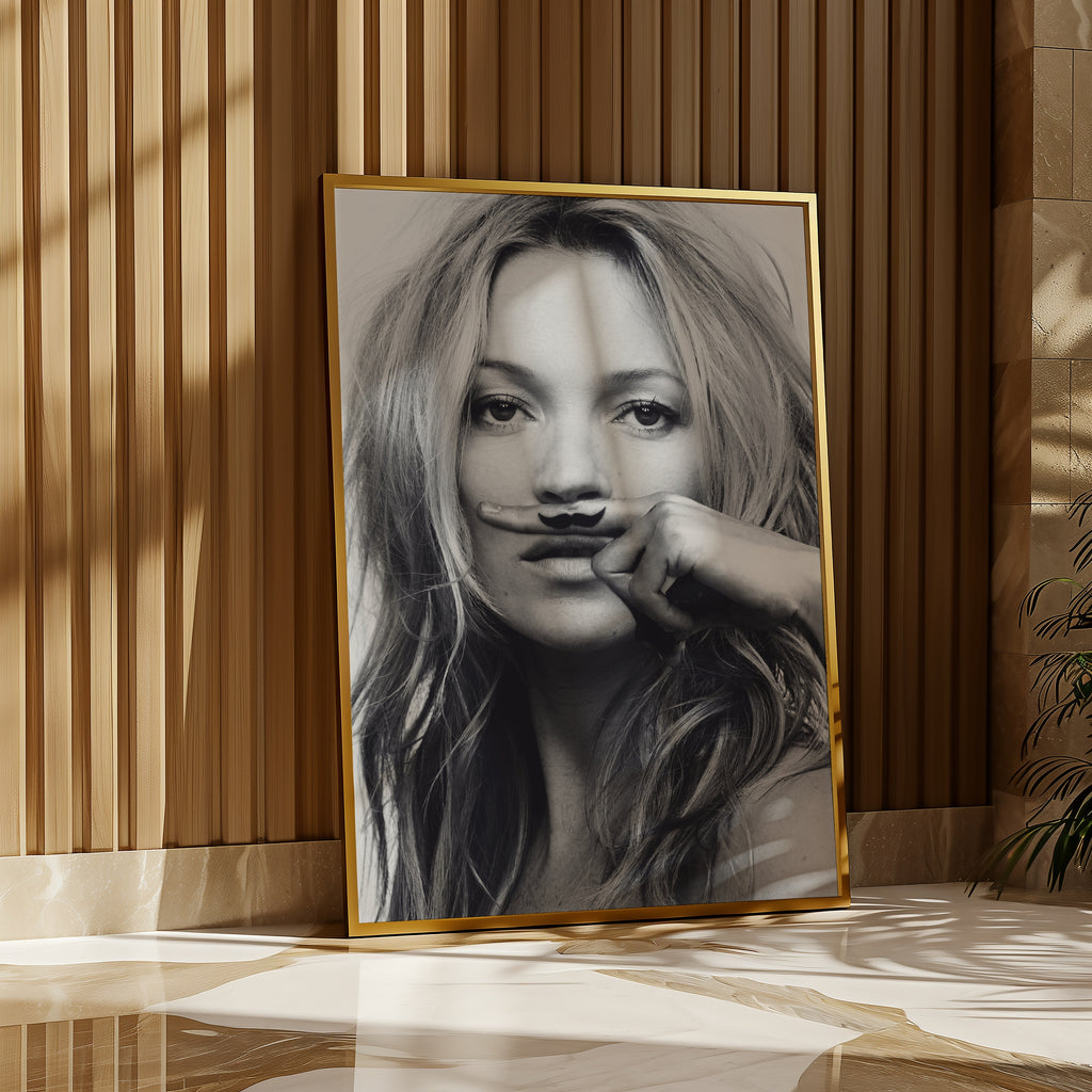 Mustache Muse Poster – i rum 3