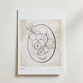 Oval Garden Poster by Bozetto har en minimalistisk grafisk konst med svarta linjer av citrusfrukter och blad i en oval på en beige texturerad bakgrund, komplett med en bred vit kant - perfekt för naturmotiv-fans.